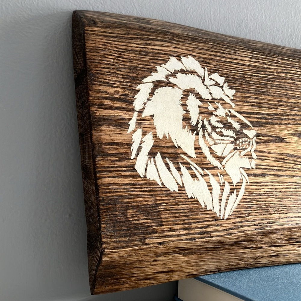 Handmade Hanging Wooden Lion Photo Holder - Picture 9 of 9